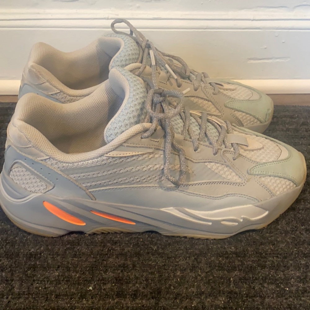 Yeezys 700
